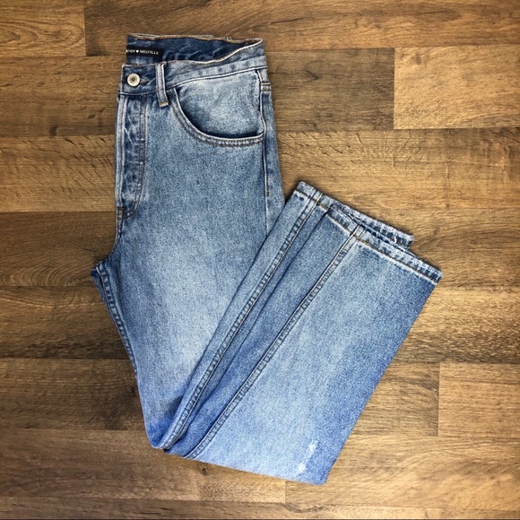 Brandy Melville Boyfriend Mom Jeans - Picture 2 of 9